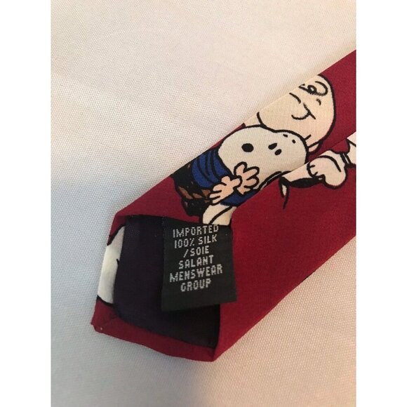 Peanuts Snoopy Charlie Brown Red Mans Best Friend 100% Silk Classic Neck Tie - Picture 5 of 6